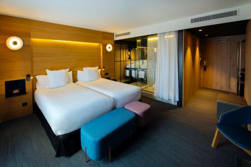 Bathroom, Hotel Mirador de Chamartin in Ciudad Lineal