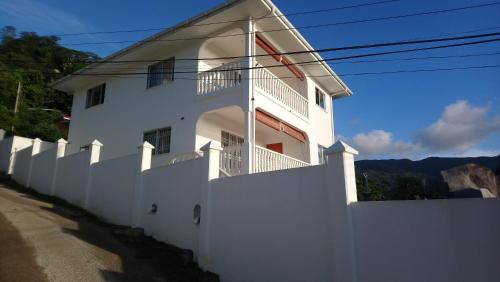 B&B Beau Vallon - Jbillaselfcatering - Bed and Breakfast Beau Vallon