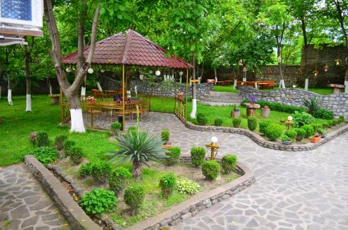 Family Hotel Lago & Wine Cellar