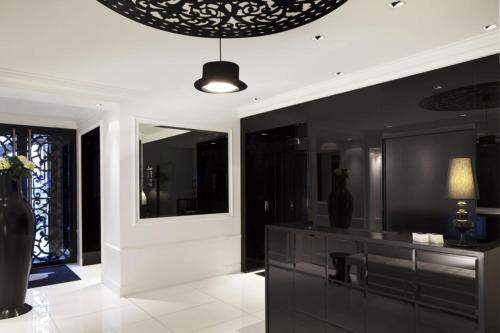 First Hotel Paris Tour Eiffel - image 12