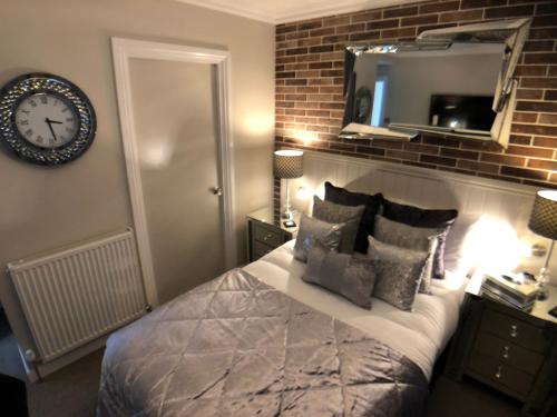The Wolf Inn - image 2