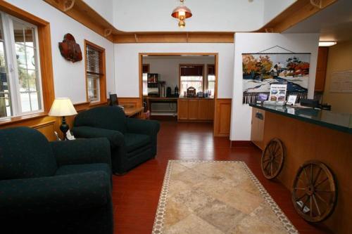 Fuajee, Sisters Inn & Suites in Sisters (OR)