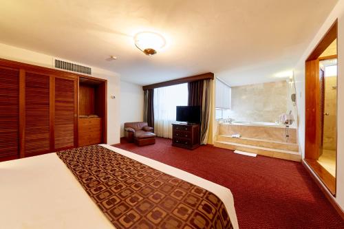 サンダーバード カレラ ホテル&カジノ