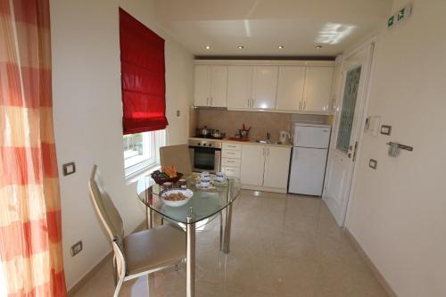  Archontariki Suites in Lakithra