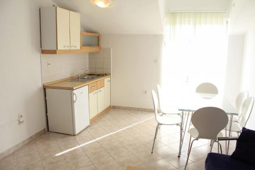  Apartments VK in Brodarica