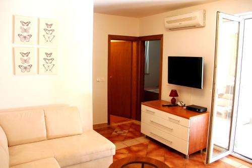 2 bedrooms, 4 beds