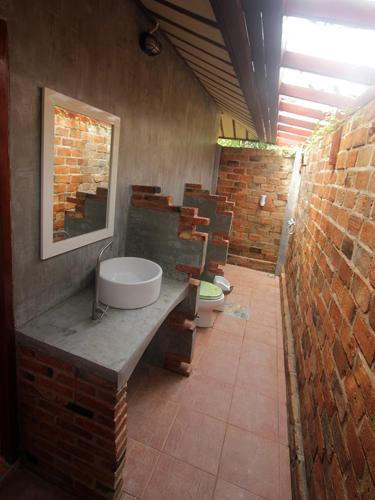 Bathroom, Chomjan Beach Resort in Koh Phayam (Ranong)