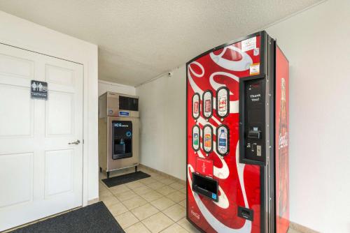 Motel 6-Troy OH - image 5