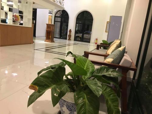 Sky Palace Boutique Hotel