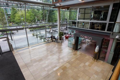 Qbic Hotel WTC Amsterdam - image 11