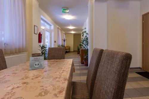 Shared lounge/TV area, Tolgyfa Vendeghaz in Kiskoros