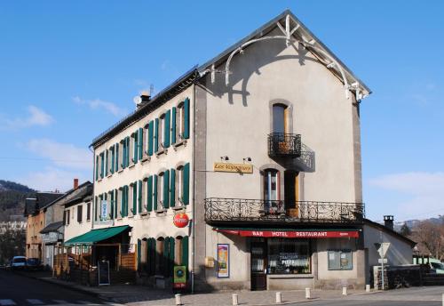 Hotel des voyageurs Chez Betty Hotel de charme Pradiers