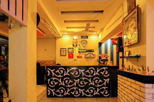 Embassy Hotel photo 5
