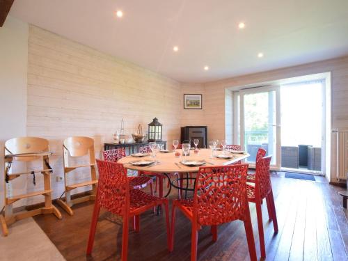  Lavish Holiday Home in Chassepierre with Terrace in Chassepierre