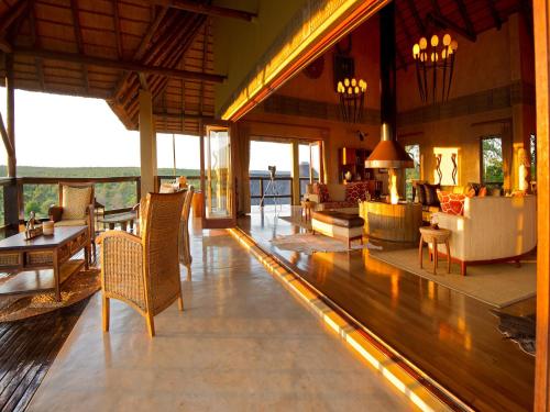 Makumu Private Game Lodge Makumu Private Game Lodge