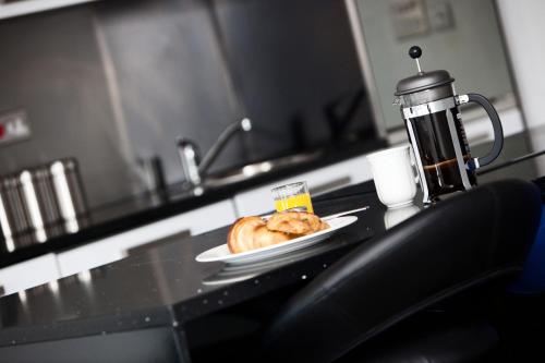 Kitchen, The Spires Serviced Suites Glasgow in Glasgow