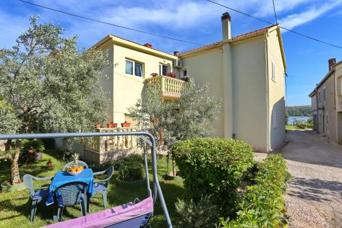  Apartment Aida in Posedarje