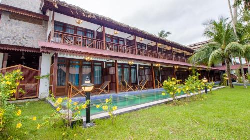 Symphony Summer Sands Beach Resort