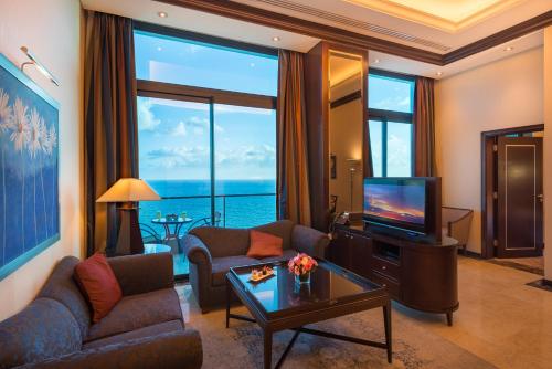 設施, 拉烏舍阿亞安羅塔納酒店 (Raouche Arjaan by Rotana) in 拉奧查