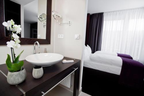 Goodman's Living - image 13