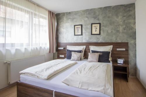 Landhotel Wolfschlugen - image 11