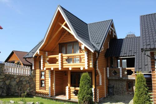 2 bedrooms, 3 beds