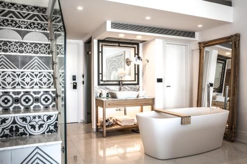 Abaton Island Resort & Spa - image 2