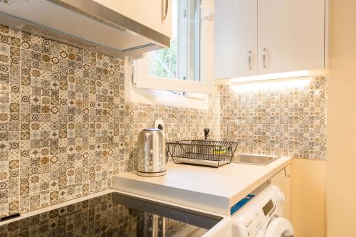 Grandma's Chic & Bright Athenian home with a Patio, Atény (fotografie 8)