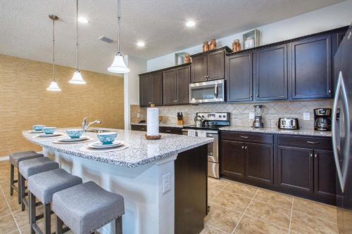 Windsor-4 Bed Townhouse w/splashpool-3812WW - image 8