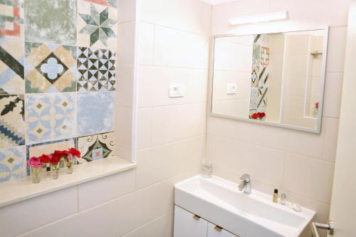 Superior Double or Twin Room with Sea View and Balcony image 9