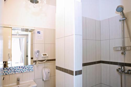Superior Double or Twin Room with Sea View and Balcony image 2