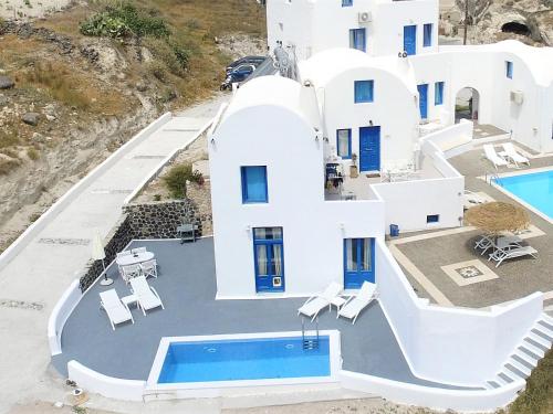 Santorini Traditional Suites