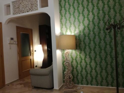 The Orange Groove – Bari, LA