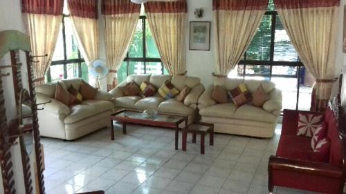 Thilanka Beach Resort photo