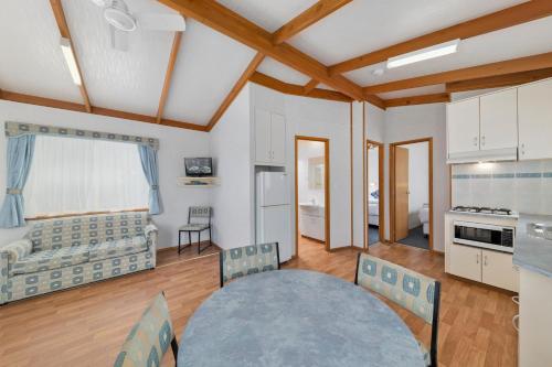 Konyha, Benalla Tourist Park in Benalla