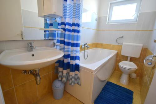 Apartment with Balcony image 8