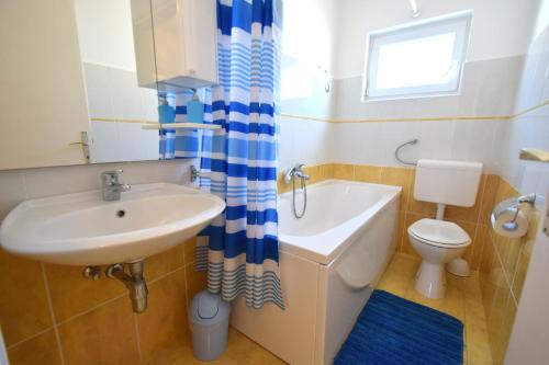 Apartment with Balcony image 7