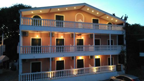  Infinity blue beach apartments in Planos