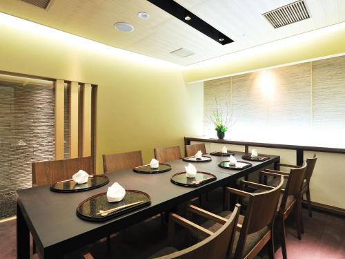 餐厅, 广岛格兰比亚大酒店 (Hotel Granvia Hiroshima) in 广岛