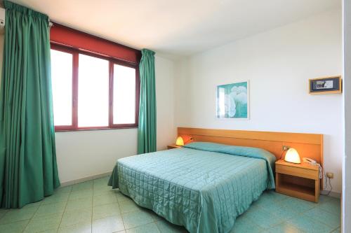 Guestroom, Hotel Soleado in Alghero
