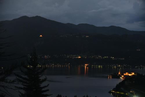 Camera doppia o twin, vista sul lago