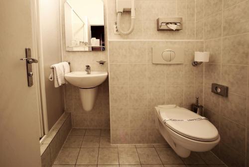 Hotel Central - image 4