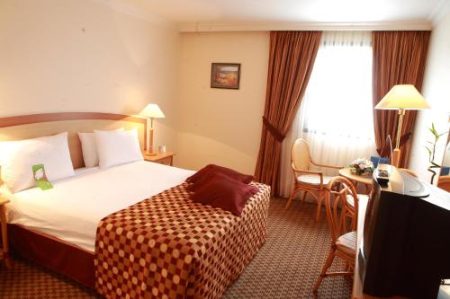 2 twin beds