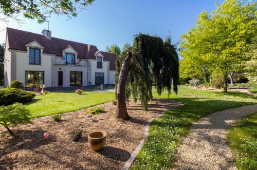 Bejárat, L'Oree du Mont proche du mont saint Michel in Pontorson