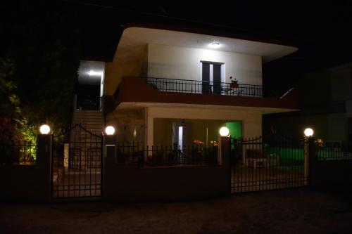 Galotel Agnoudas near the airport in Markópoulo
