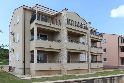  Apartments Insula, Pension in Dobropoljana