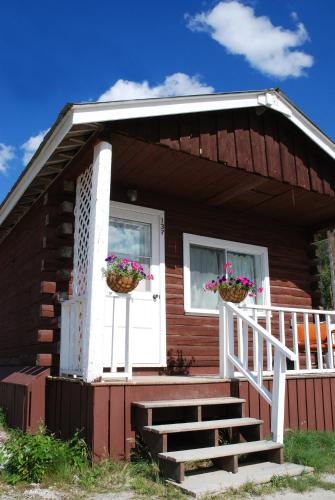 Triple J Hotel in Dawson City