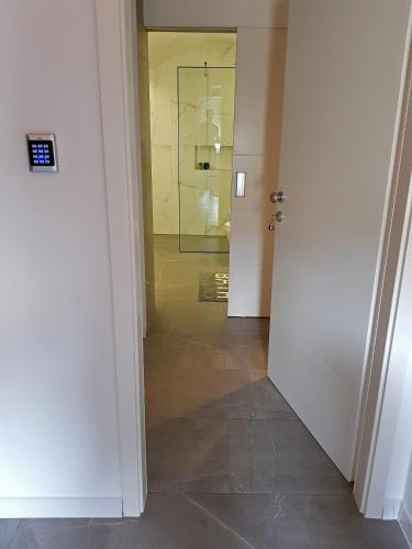 Two-Bedroom Apartment with Balcony and Sea View image 3