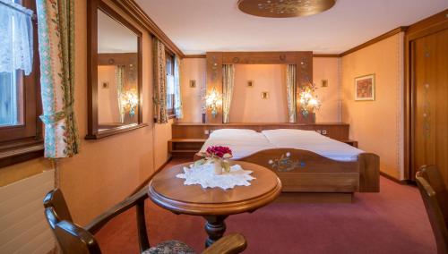 Hotel Olympia - main image
