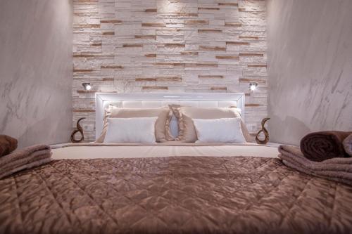 Luxury Boutique Studio Apartments - image 2